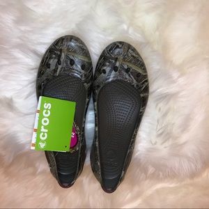Brand New Crocs Size 9 Standard Fit
